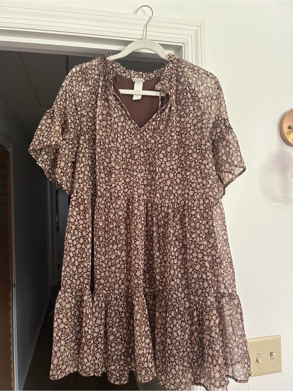 H&M Brown and Cream Floral-Print Ruffle Top